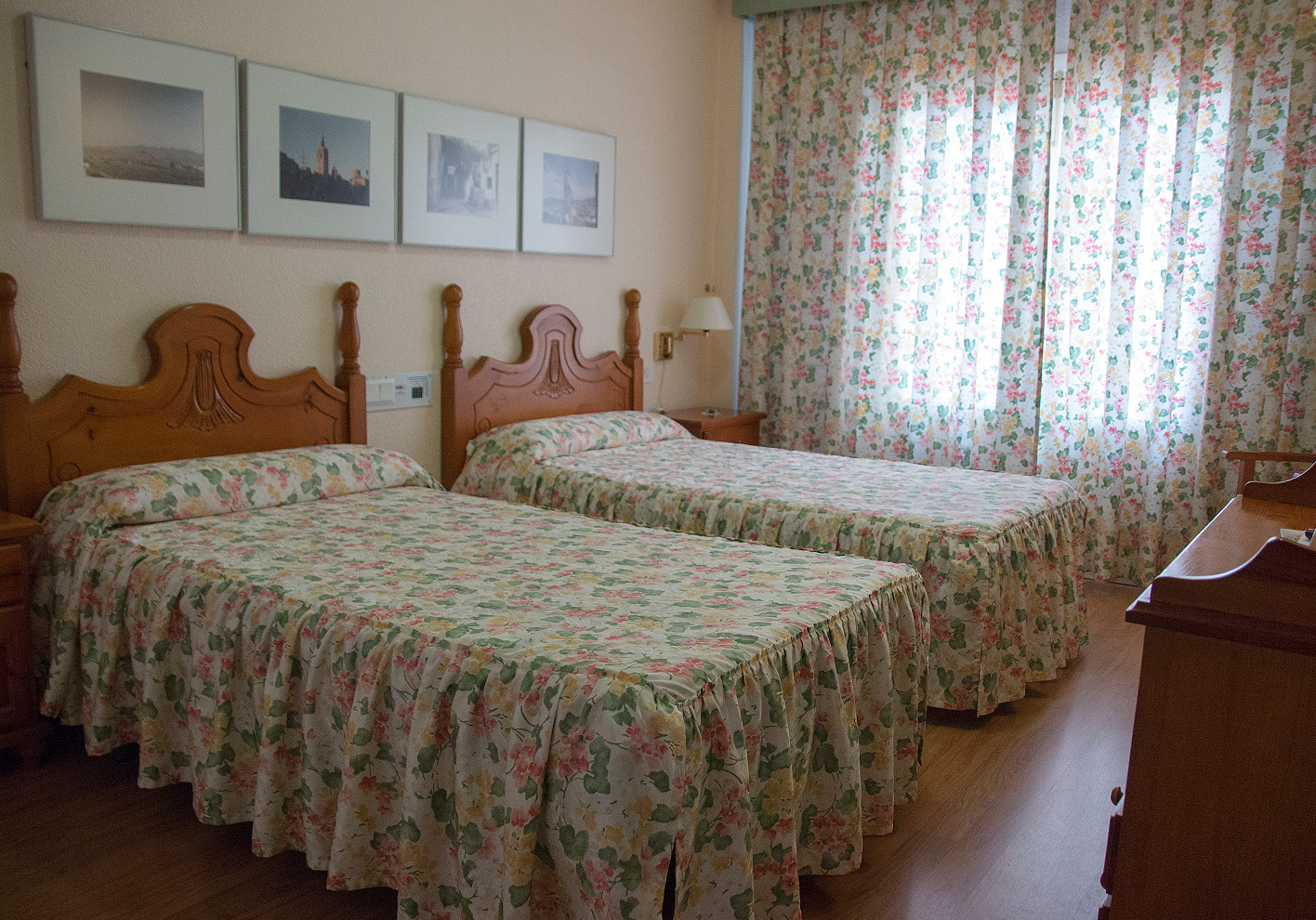 Separate Beds Room at Hotel Restaurante Terraza Carmona in Vera, Almeria