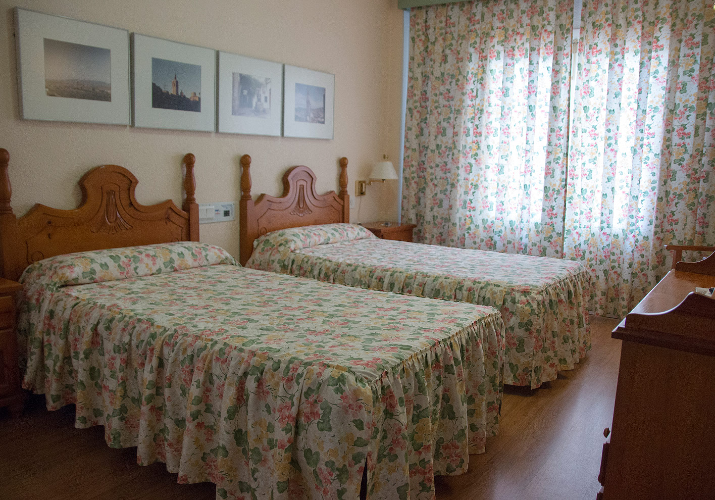 Habitación Camas Separadas del Hotel Restaurante Terraza Carmona en Vera, Almería