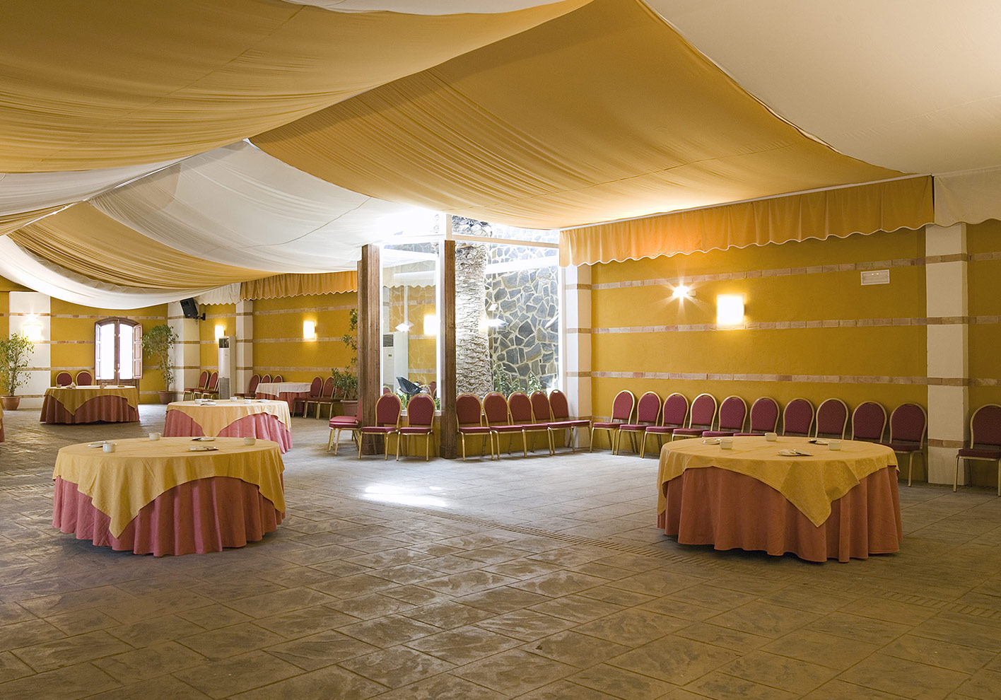 Carpa El Portalón del Hotel Restaurante Terraza Carmona en Vera, Almería