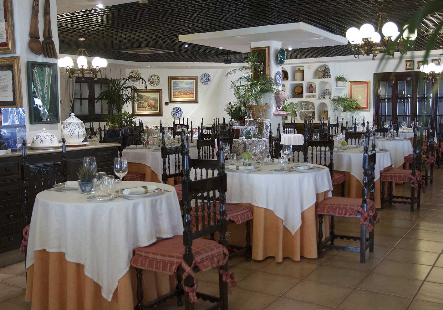 Comedor Principal del Hotel Restaurante Terraza Carmona en Vera, Almería
