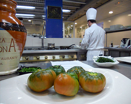 Tomates en la Cocina del Hotel Restaurante Terraza Carmona Tomates en la Cocina del Hotel Restaurante Terraza Carmona